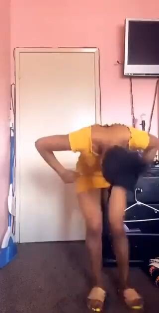 Crip Walk + Pussy Out + Twerk