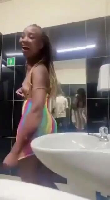 Fucked in club toilets for 6 Savanna – 362514