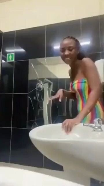 Fucked in club toilets for 6 Savanna – 365874