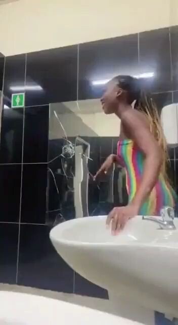 Fucked in club toilets for 6 Savanna – 475236