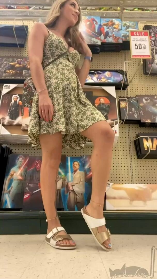 Sexy bitch pussy play in a video shop