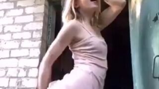 Crazy Krugersdorp Bitch Fingers Pussy Outdoors