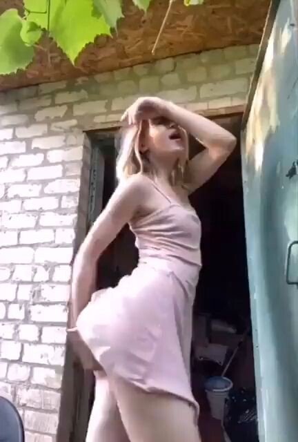 Crazy Krugersdorp Bitch Fingers Pussy Outdoors