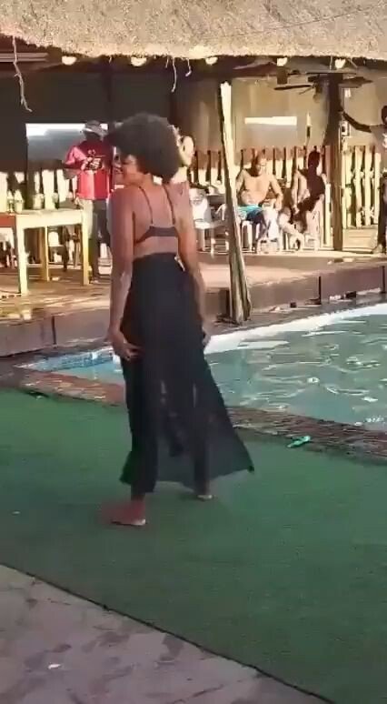 Soweto Girl Dances With No Panties