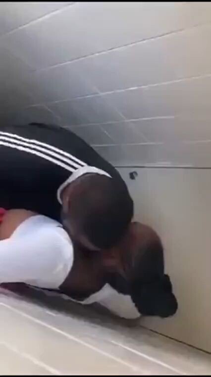 Sexing in Public Toilet part2