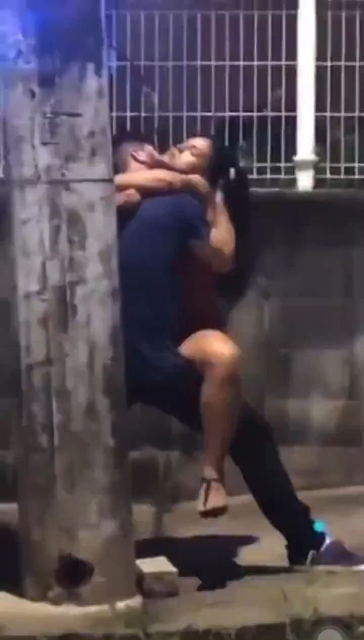 Portable lady gets dick in the streets