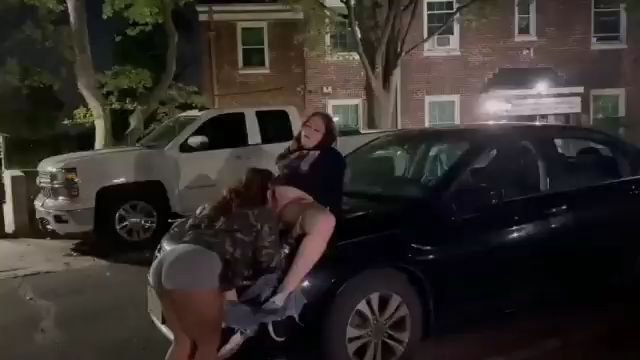 eating pussy outside