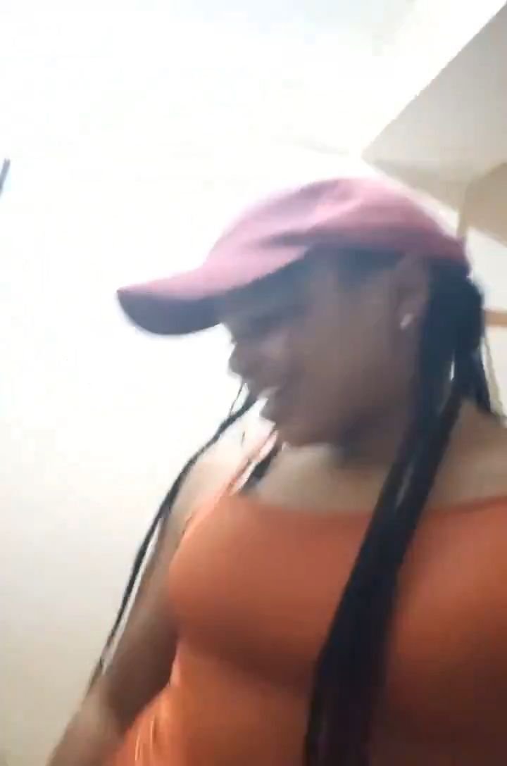 Man records his conversation with a prostitute trying to bargain for a Blowjob