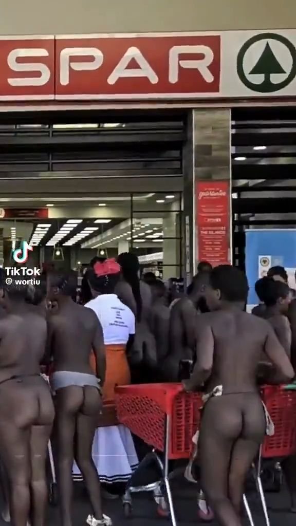 Naked African Girls at Spar