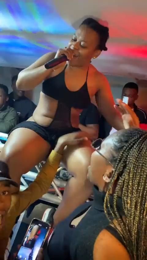 Zodwa Gets Fingered on Stage