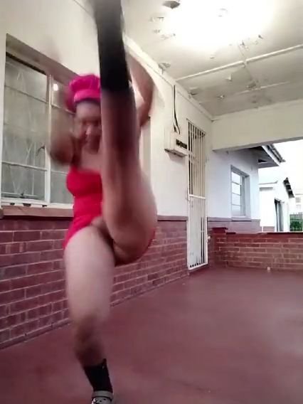 Zulu Dance Showing Pussy