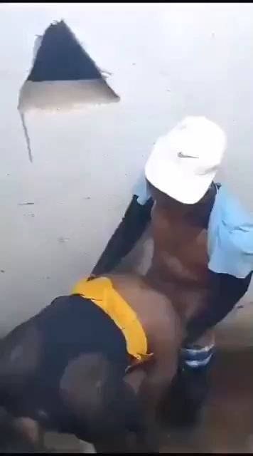 Ba nyobana ka toilet at Groove
